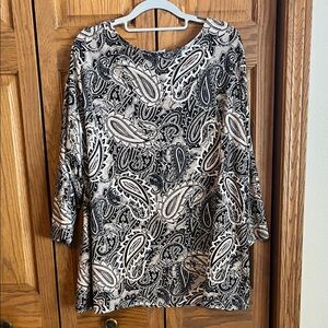 Croft & Barrow Black and Cream Paisley Long Sleeve Top